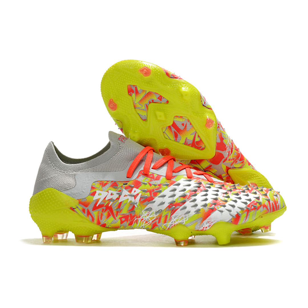 Chuteira Adidas Predator Freak .1 Low Numbers Up - Imagem 1